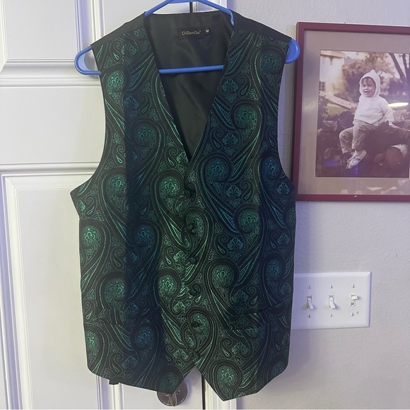 DiBanGu Green Paisley Men’s vest and neck tie set. - Picture 3 of 9